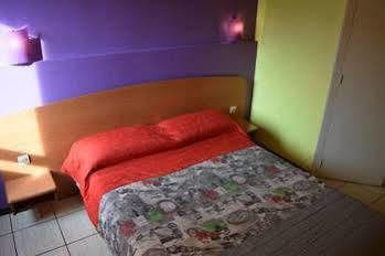 Confort Hotel Montgeron Exterior foto